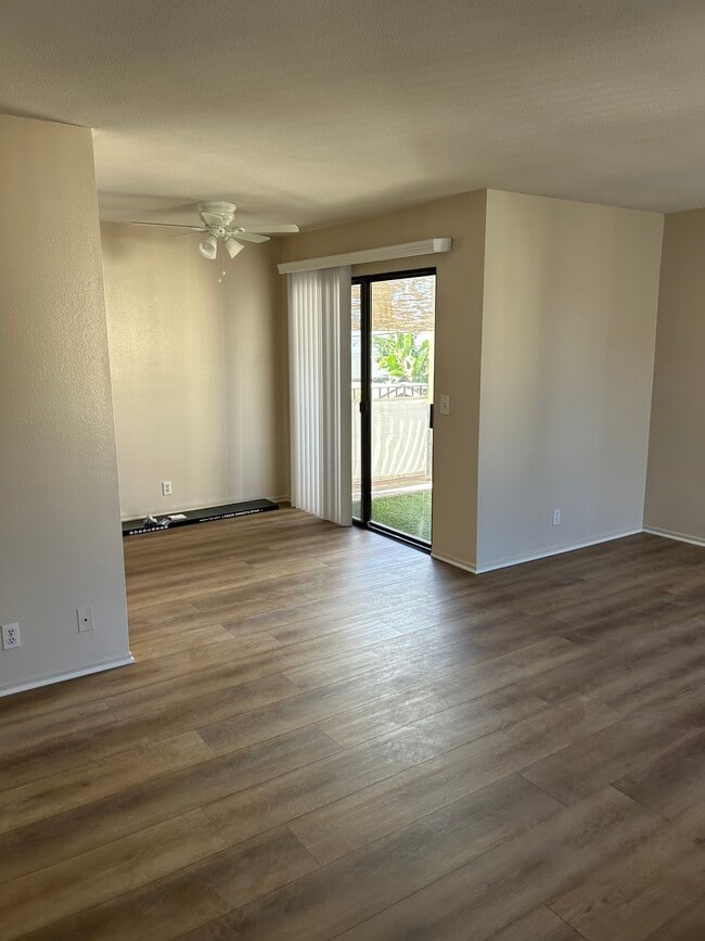 Building Photo - 363 Orizaba Ave