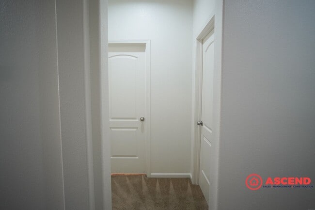 Building Photo - Charming 3 bedroom Home In Southwest!