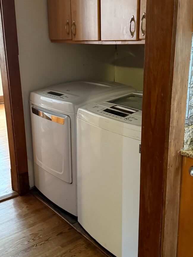 Building Photo - 918 N Cooper St