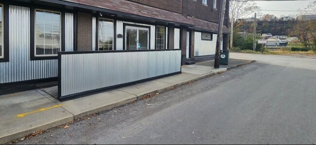 Foto del edificio - 373 Munson Ave