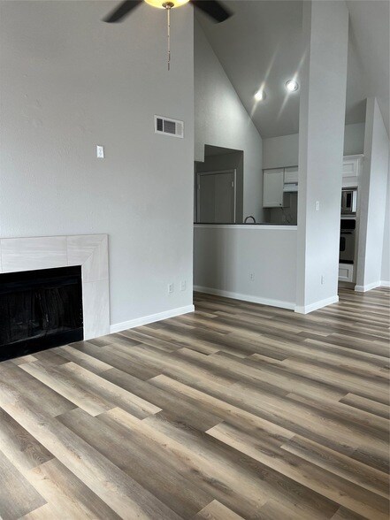 Foto del edificio - 14550 Fonmeadow Dr