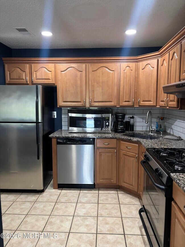 Foto del edificio - 14-1 Providence Ct