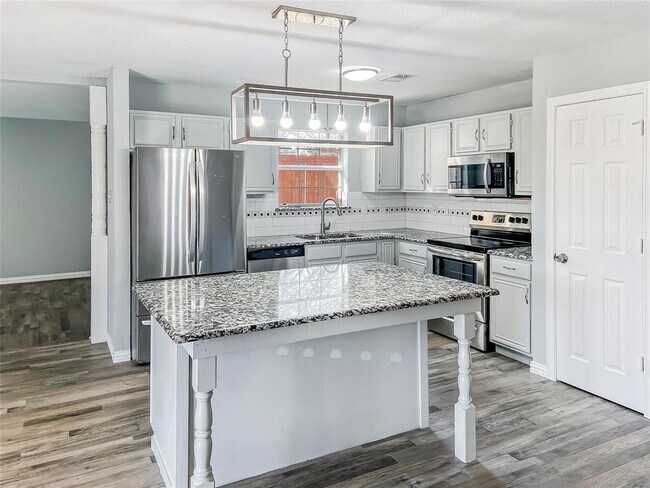 Building Photo - 3545 Almazan Dr