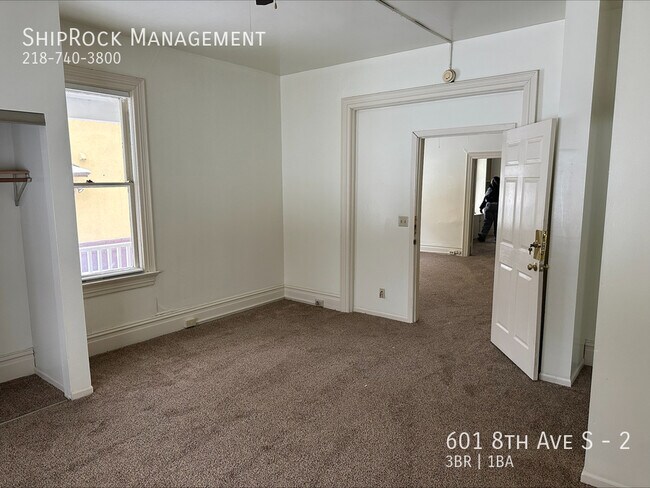Building Photo - 601 8th Ave S