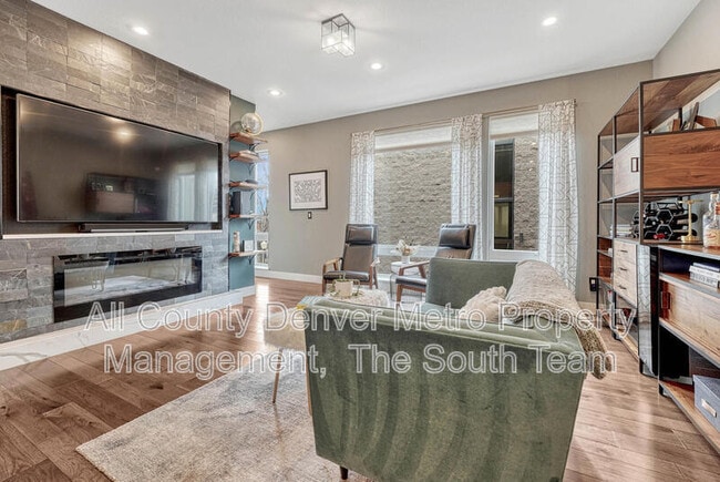 Foto del edificio - 2432 N Washington St