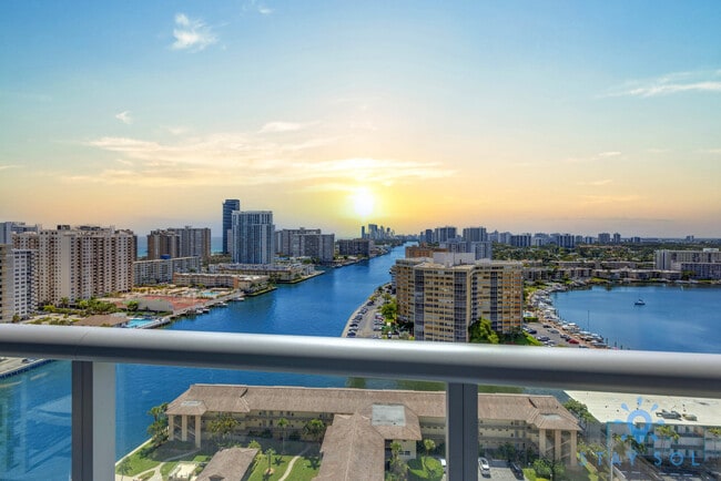 Foto del edificio - 2602 E Hallandale Beach Blvd