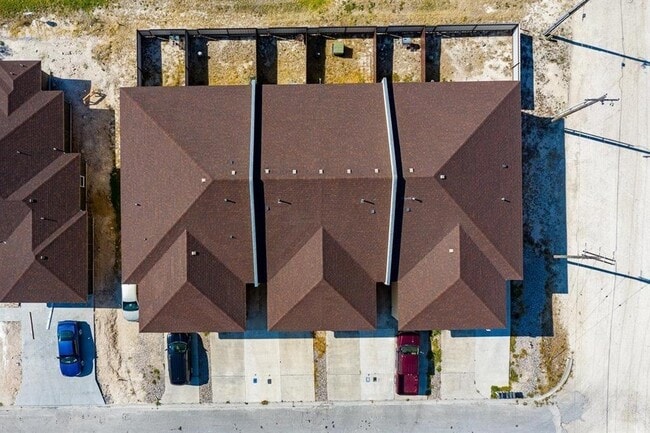 Building Photo - 316 Ama Caro Dr