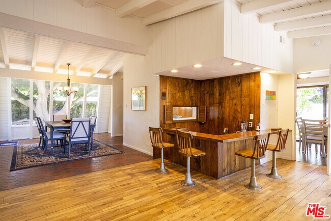 Foto del edificio - 29151 Cliffside Dr