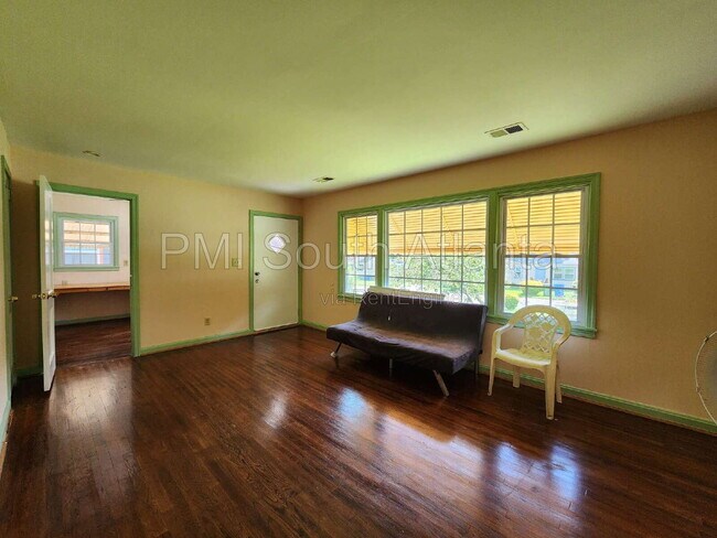 Foto del edificio - 2480 Spring Garden Dr SW