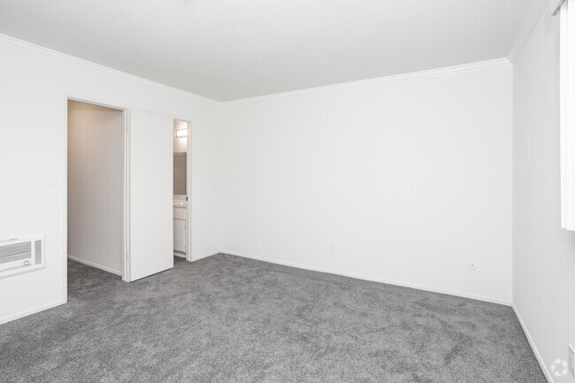 2BR, 2BA - 950SF - First Bedroom - Robin Meadows Garden Grove