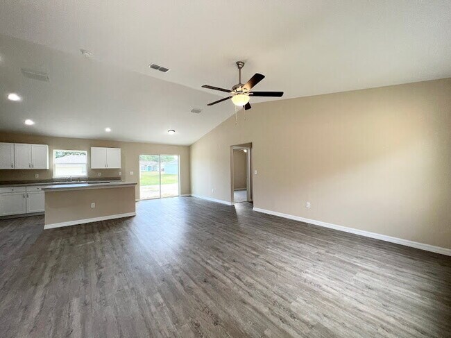 Foto del edificio - **Beautiful Home for Rent 3 Bd 2Bath