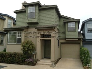 Building Photo - 19 Mary Case Ln