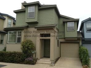 Building Photo - 19 Mary Case Ln
