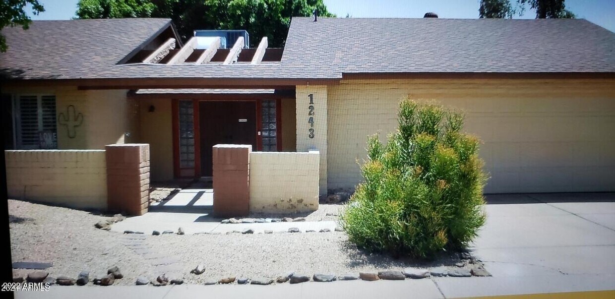 1243 W Kiva Ave, Mesa, AZ 85202 House for Rent in Mesa, AZ