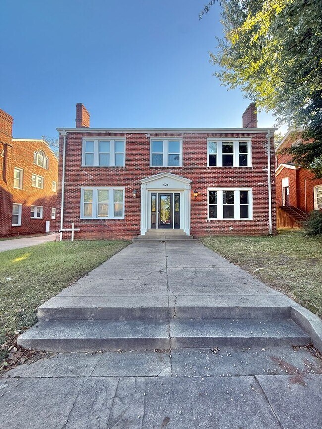 Building Photo - 524 S Fannin Ave