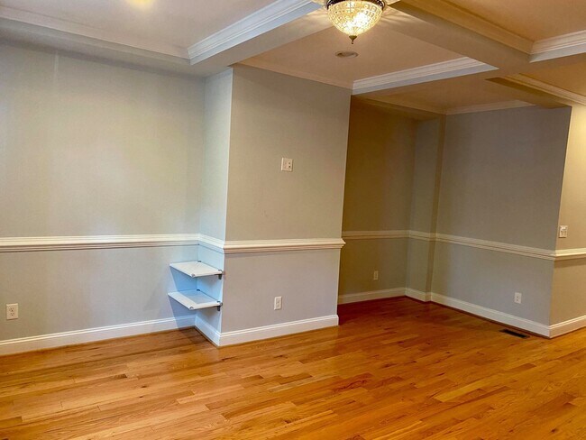 Foto del edificio - Spectacular 3-Bedroom Fells Point Home w/ ...