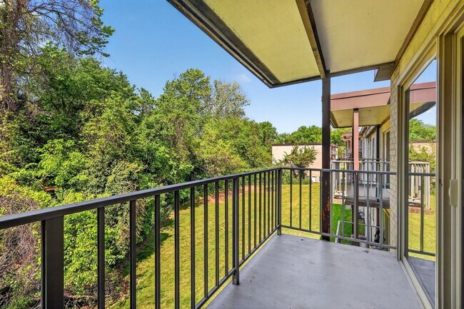 Foto del edificio - 5200 Newton St