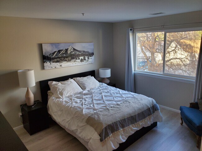 Foto del edificio - 4935 Twin Lakes Rd