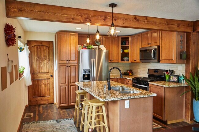 Foto del edificio - 127 Oakley Ln