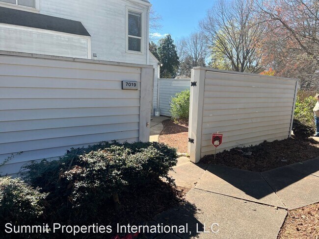 Building Photo - 3 br, 2 bath House - Stonington Lane 7019