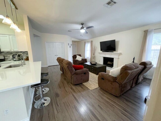 Building Photo - 1700 Zydeco Dr