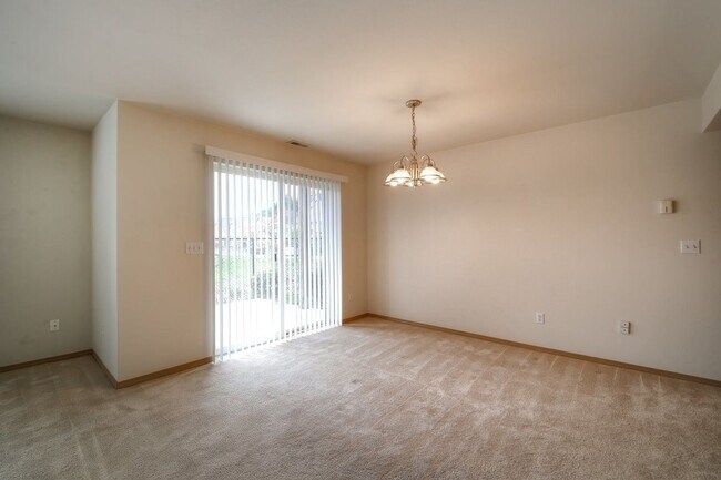 Building Photo - 15209 Elm St E