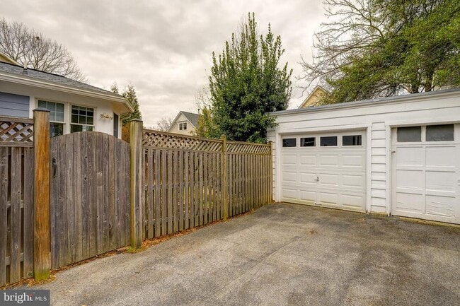 Building Photo - 4504 Highland Ave