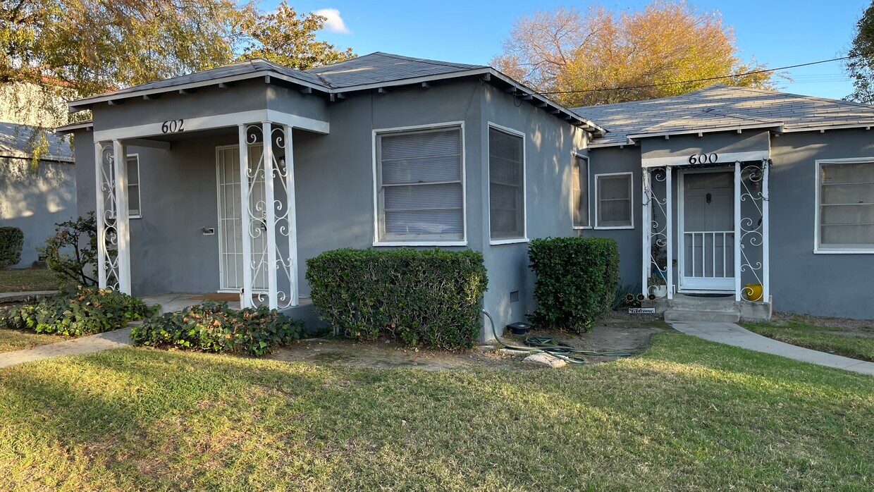 Primary Photo - 602 E Providencia Ave