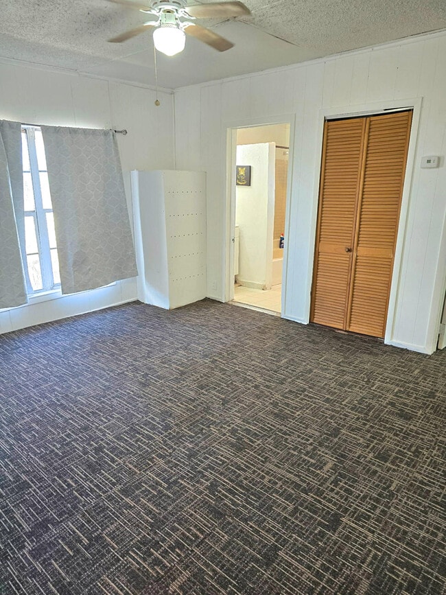 Building Photo - 315 Avenue J