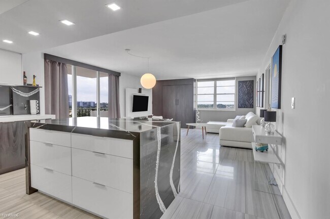 Foto del edificio - 1 br, 1 bath Condo - 1900 S Ocean Blvd Apt 6M