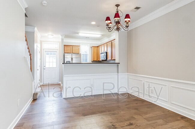 Building Photo - 8647 Beaver Creek Dr