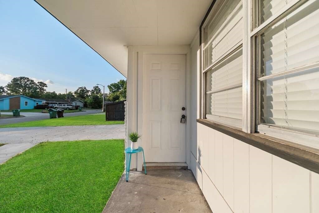 Primary Photo - 2119 Linden Creek Ln