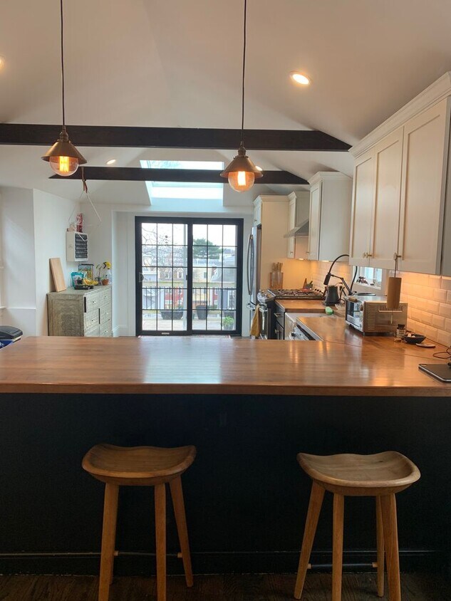 Primary Photo - Beautiful 3 bedroom in South Boston