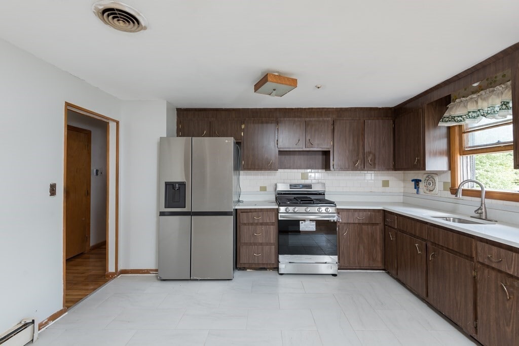 Primary Photo - 19 Prospect Ave
