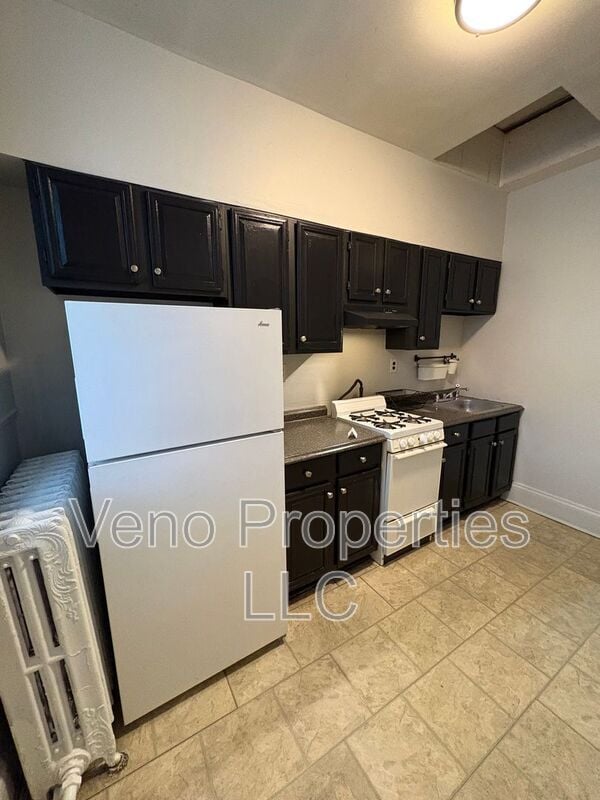 Building Photo - 594 Madison Ave