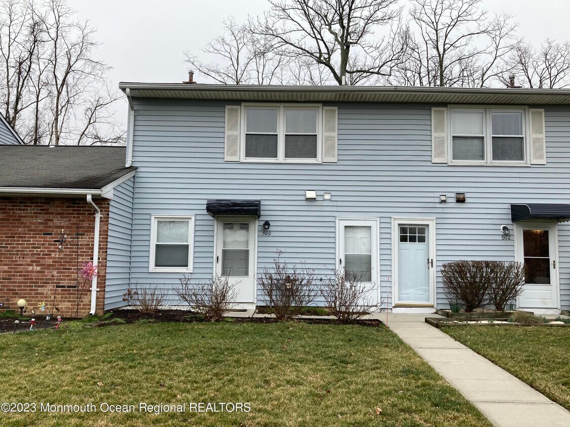 500 Crawford St, Eatontown, NJ 07724 Condo for Rent in Eatontown, NJ