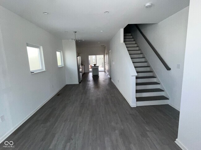 Foto del edificio - 143 McKim Ave