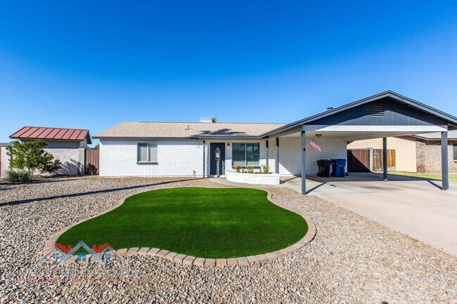 Building Photo - 2526 E Juanita Ave