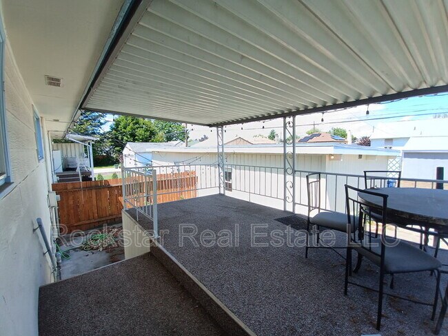 Foto del edificio - 537 E Garland Ave
