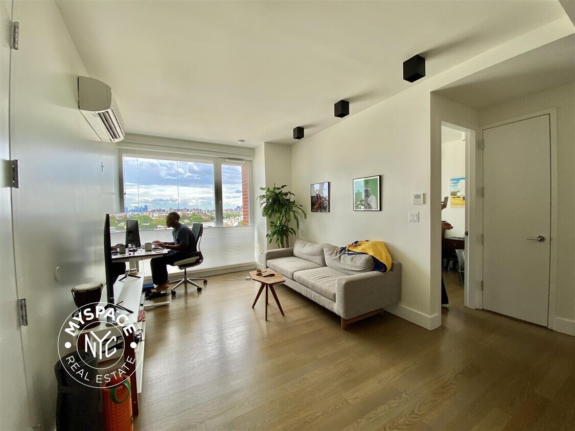 Foto principal - 1068 Fulton St