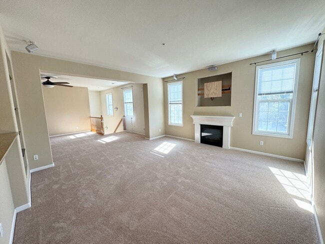 Foto del edificio - Perfect Shape Dublin Ranch Village Property next to Emerald High School