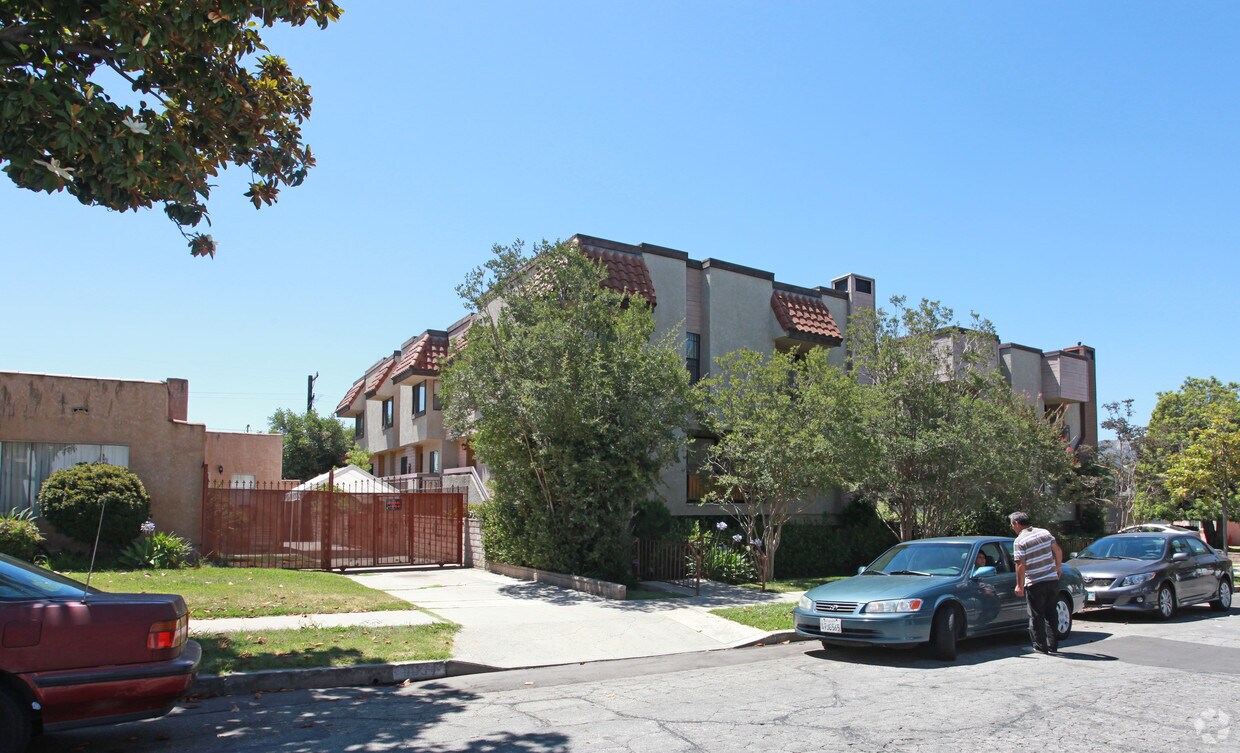 Building Photo - 1050 Grover Ave