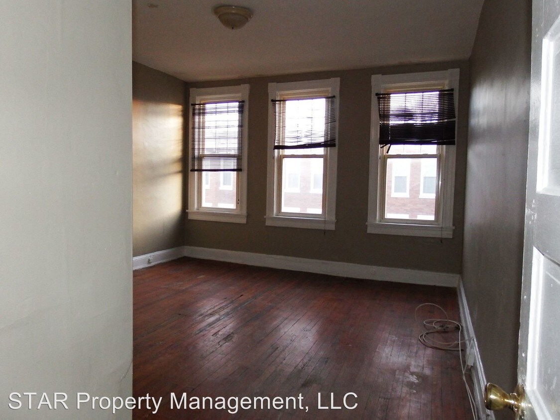 Primary Photo - 422 Whitridge Ave