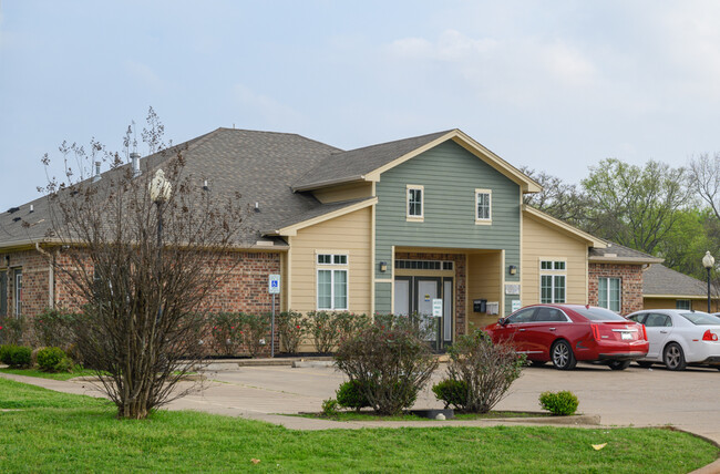 Building Photo - Pine Ridge Manor