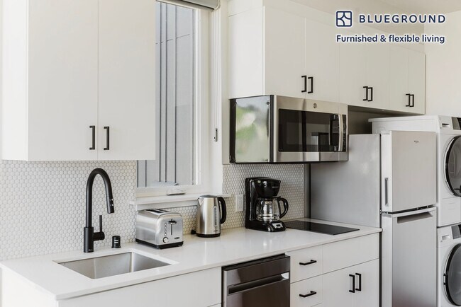 Building Photo - 1305 E Marion St