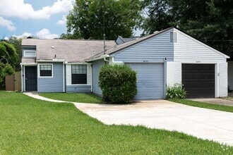 Building Photo - 3223 Albert Dr