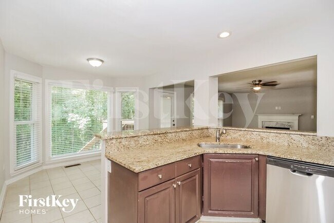 Foto del edificio - 191 Hunters Creek St