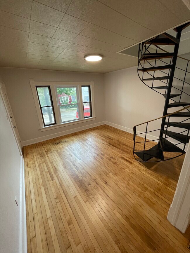 Building Photo - 2446 S Burrell St