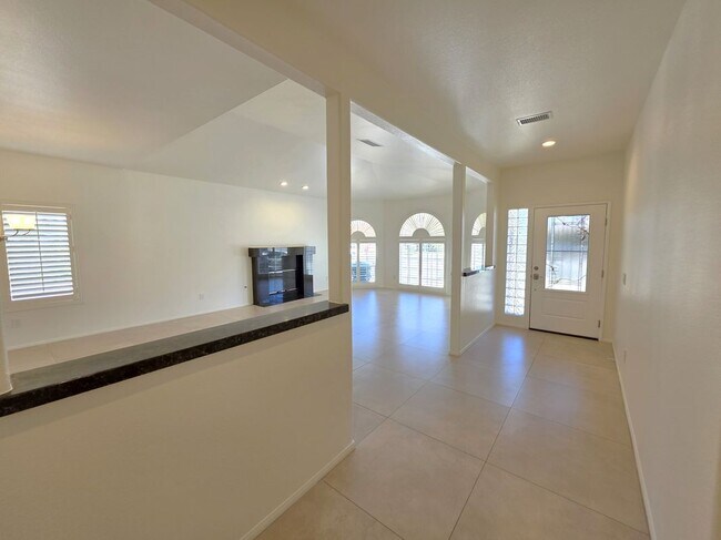 Building Photo - 44251 Hazel Canyon Ln