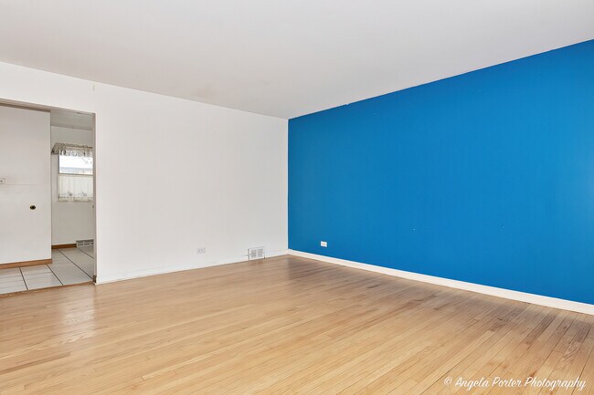 Building Photo - 43 E Judith Ann Dr